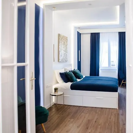 Elegant Design In Vibrant Center * بودابست