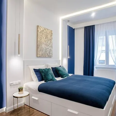 Elegant Design In Vibrant Center *