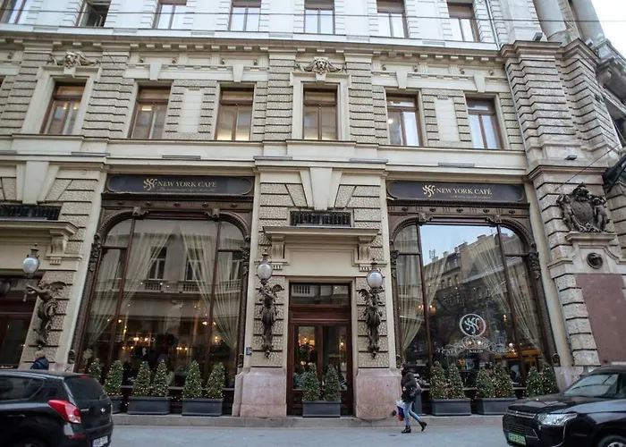 Apartament Elegant Design In Vibrant Center *