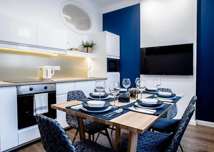 Elegant Design In Vibrant Center شقة